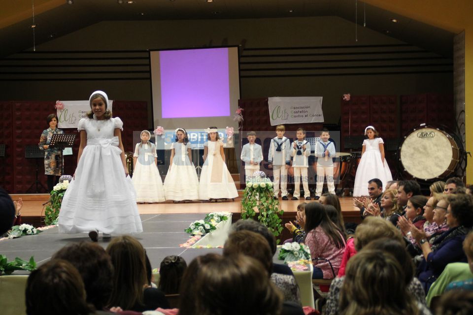 El » Desfile de Comunión de Cinco Lobitos en Onda a beneficio la Asociación Castellón contra el Cáncer (ACCC)